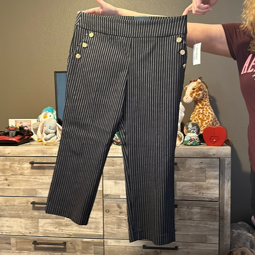 Blue striped cropped pants